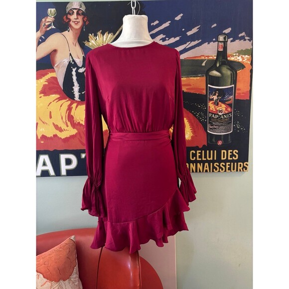 Hello Molly Dress - Picture 1 of 10